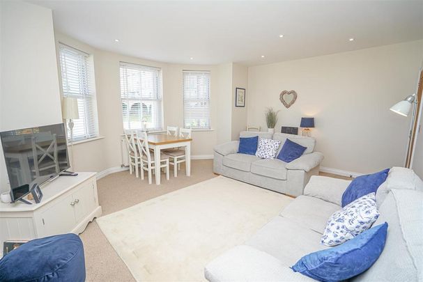 2 bedroom apartment to rent - Photo 1