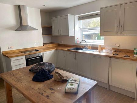 2 bedroom terraced house to rent - Photo 4