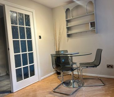 Redwood Drive, HUDDERSFIELD - Photo 2