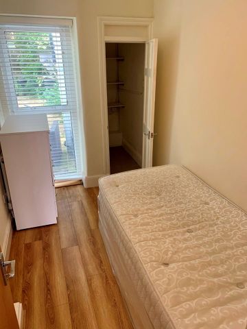 2 Bed Flat, Victoria Road, NW6 - Photo 5