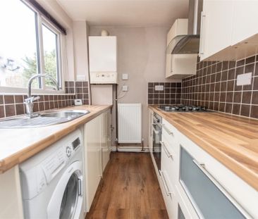 2 bedroom Terraced House to rent - Photo 1