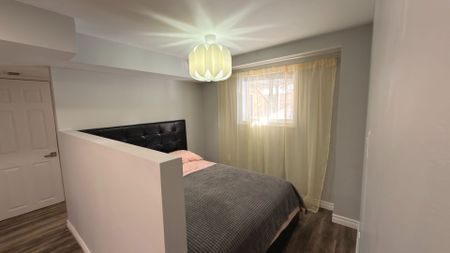 For Lease - 2 PASS Court, Barrie, Ontario - Photo 2