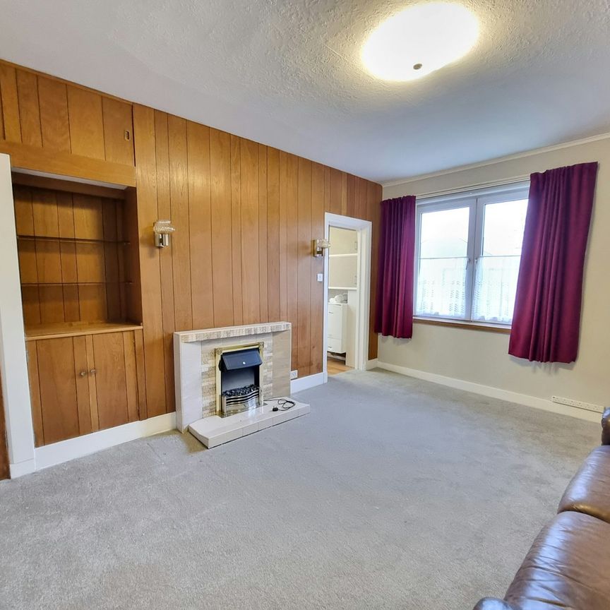 Flat to rent on - Photo 1