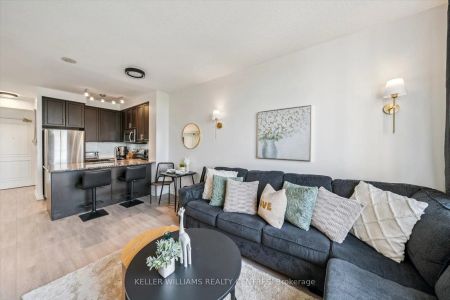 9245 Jane Street #902 - Photo 2