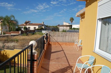DETACHED VILLA FOR LONG TERM RENTAL SITUATED IN NERJA - Photo 5