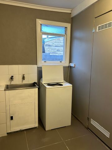 Hughesdale - Photo 3