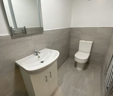 Auckland Road, DONCASTER - Photo 5