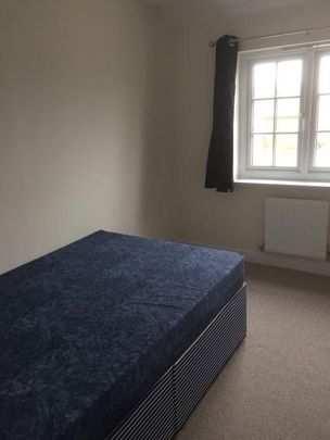 Great Clover Leaze, Bristol - Photo 1