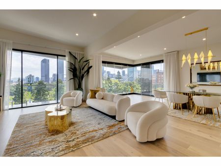 Penthouse for rent - Photo 2