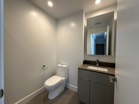 For Lease - 7 Grenville Street Unit# 2207, Toronto, Ontario - Photo 1