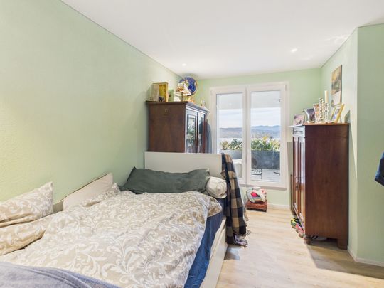 Traumhafte 3.5-Zimmer-Terrassenwohnung mit Zürichseeblick in Wädenswil - Photo 1