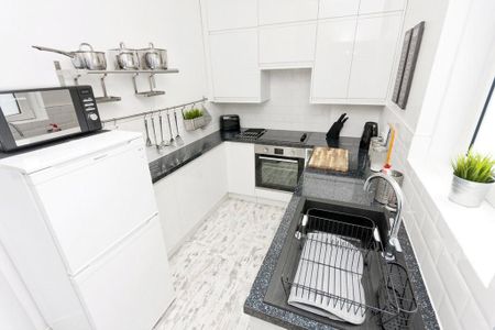 1 bedroom flat to rent - Photo 2