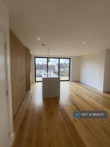 5 bedroom semi-detached house to rent - Photo 4