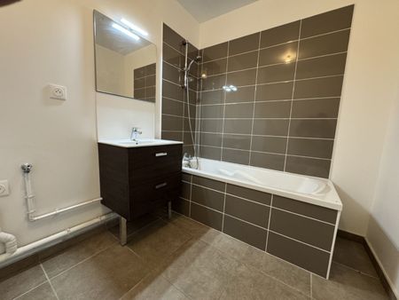 Location Appartement 2 pièces 44m² LILLE 59000 - Photo 3