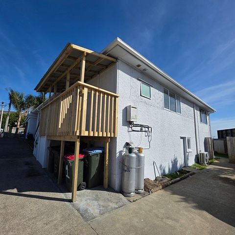 Renovated Family Home with a Fully Fenced Lawn - Photo 1