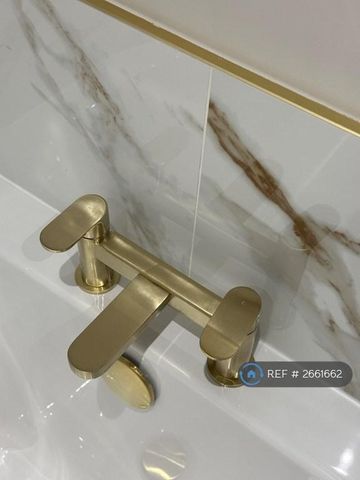 3 bedroom flat to rent - Photo 2