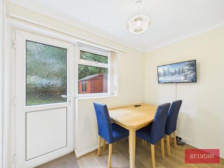 4 bedroom detached house to rent - Photo 5