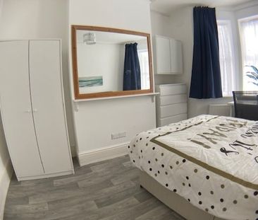 Room in a Shared House, Argyle Street, RG1 - Photo 5