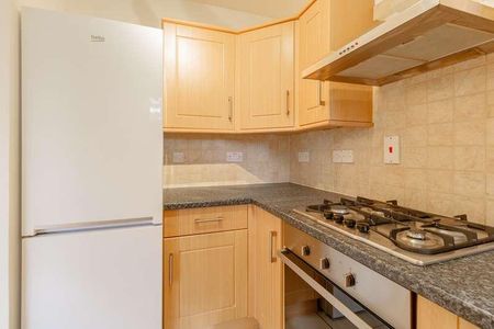 Foxheath, Wayland Close, Bracknell, RG12 - Photo 2