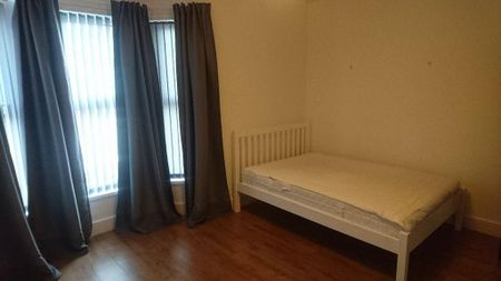 4 bedroom terraced house to rent - Photo 5