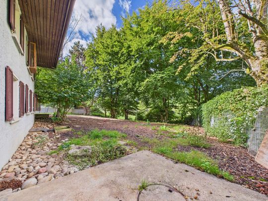 Charming 4.5-room duplex apartment in a quiet location in Wittnau - Photo 1