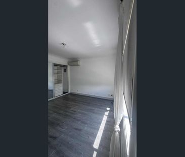 FOR LEASE – TWO SEPARATE HOMES IN ONE PROPERTY! - Photo 6