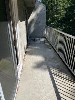 Spacious Top Floor 1 bedroom Condo North Nanaimo - Photo 2