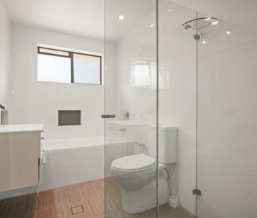 Fresh & Spacious Home With Large Yard - Photo 6