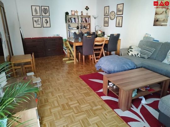 Viel Platz für Ihre Familie! Gemütliche 4-Zimmer Wohnung mit großer Loggia umgeben von Grünflächen! Beste Infrastruktur! - Photo 1
