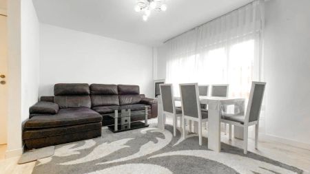 Piso de alquiler en Alisal - San Román - Photo 2