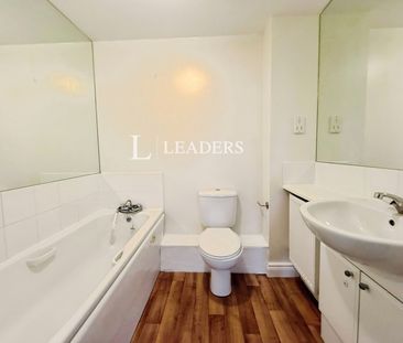 2 bedroom apartment to rent The Dell, Southampton, Hampshire, SO15 - Photo 6