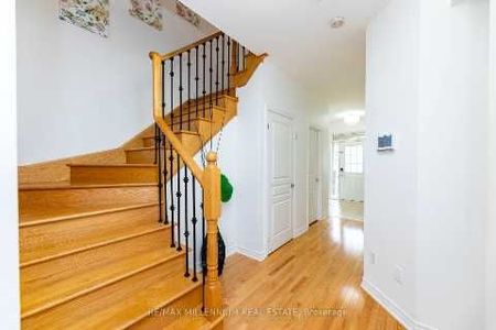 For Lease - 9 Pendulum Circle, Brampton, Ontario - Photo 5