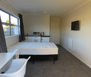 Fully Furnished Studio Room - Photo 3