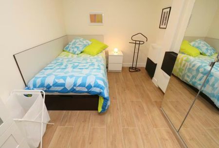 Plaza de España, Getafe, Community of Madrid - Photo 3