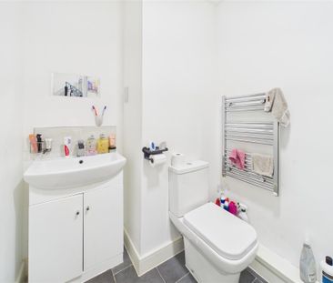 2 bedroom Apartment to rent - Photo 5
