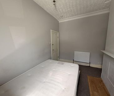3 bedroom terraced house to rent - Photo 6