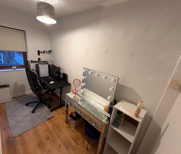 2 bedroom end of terrace house to rent - Photo 4