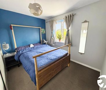 3 bedroom end of terrace house to rent - Photo 4