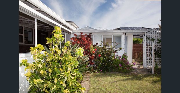 Quiet Street, Ideal Location! - Photo 1