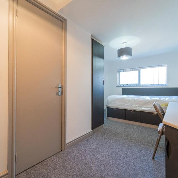 6 bedroom house to rent - Photo 1