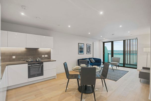 James Cook Building, Royal Dock, E16 2YY - Photo 1