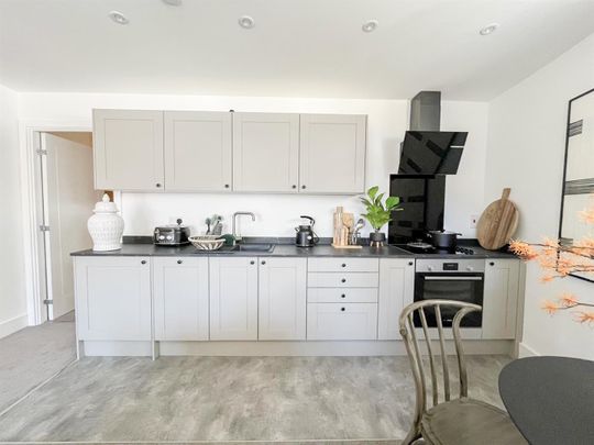 Flat 76, 6 Martin Court, Hastings, TN34 1EF - Photo 1