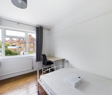 6 bedroom semi-detached house to rent - Photo 3