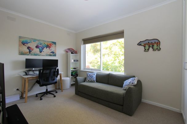 Thinking of selling? Contact our agent - Photo 1
