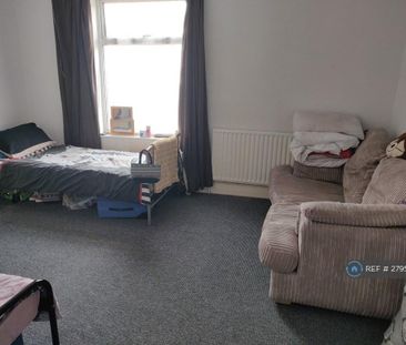 3 bedroom terraced house to rent - Photo 6