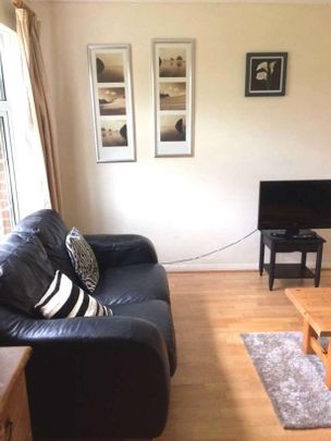 Broadacres, Guildford, GU3 - Photo 1