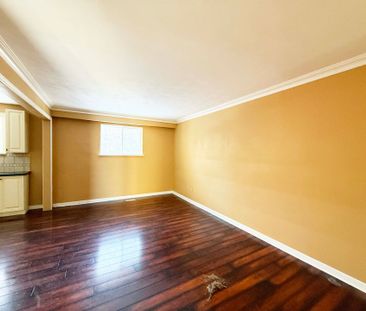 For Lease - 105 Park Avenue, Newmarket, Ontario - Photo 1