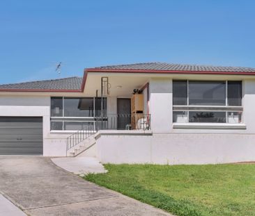 Beautifully Renovated Family Home in a Quiet Cul-De-Sac - Photo 1