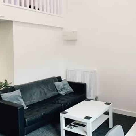 Platinum Studio - Photo 1