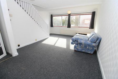 3 bedroom end of terrace house to rent - Photo 2